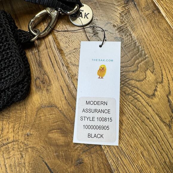 NWT The Sak Black Crochet Belt Bag Fanny Pack Crossbody Silver Hardware - Picture 4 of 5